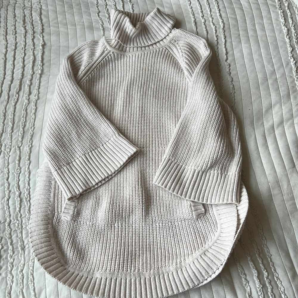 UGG Raelynn Grey Turtleneck Sweater Poncho Wool Blend Kangaroo Pocket Cream XS